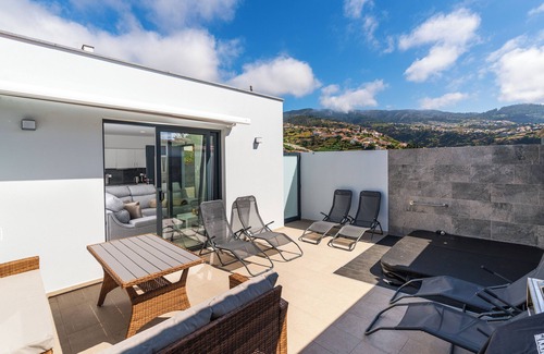 Estrela da Calheta Haus | Star House -Jacuzzi & Lovely Mountain View