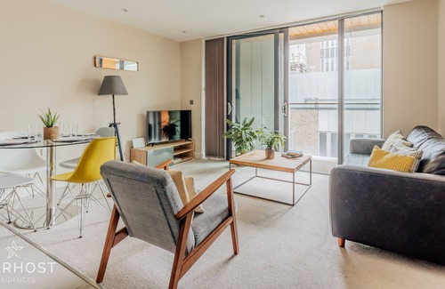 Guildford Wohnung | StarHost Residences | Modern Stylish 2 Bedroom Apartment in Guildford