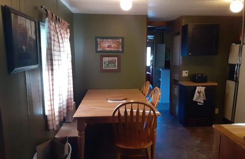 Henrieville Haus | Starlight Gardens