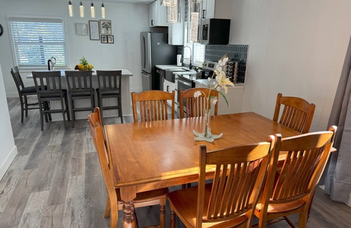 Rigby Haus | Starry Knight Retreat - spacious 4-bedroom house in charming Ririe with AC, WiFi