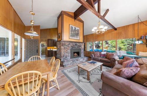 Tahoe Sierra Estates Haus | Starry Skies on the West Shore, Private Beach, Fireplace, Pet Friendly, Close to Ski Resorts