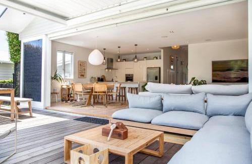 Westmere Haus | State-Of-The-Art Executive Home - Aircon - Spa