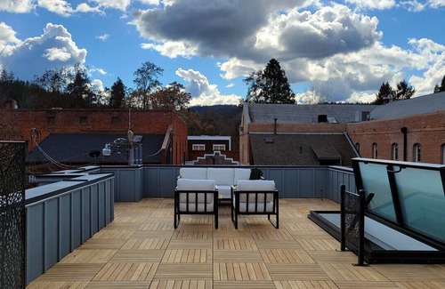 Jacksonville Haus | Station House Suite A