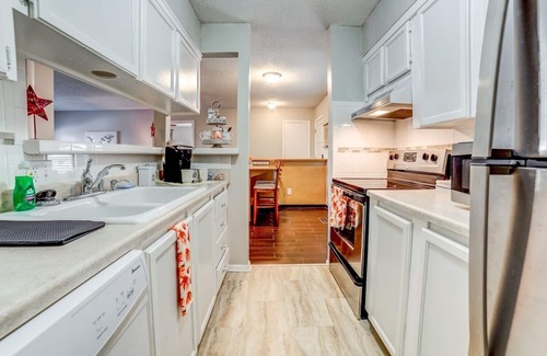 South Tulsa Eigentumswohnung | Übernachten Sie in einem klassisch eingerichteten Apartment nahe ORU, Übungswegen und Restaurants!
