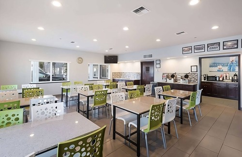 Tri-Cities Resort | Stay in Comfort in Kennewick, WA! 2 Family-friendly Units w/ Complimentary BFast