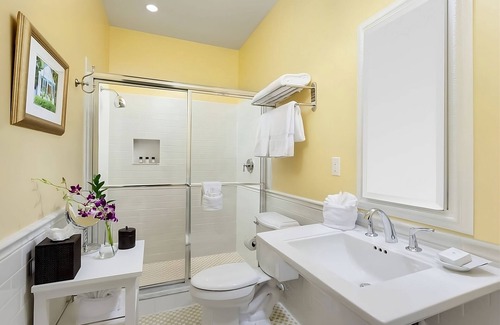 Uptown - Upper Duval Resort | Stay Minutes From Duval Street! 4 Serene Units In the Heart of Key West!