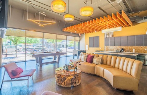 Evans Churchill Wohnung | Stay Near DT PHX| Balcony,W/D,Pool,Gym,Parking