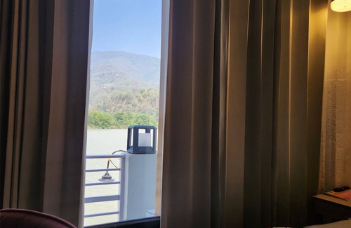 Rishikesh Haus | Stay On The Ganges