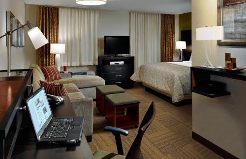 Altoona Hotel | Staybridge Suites Eau Claire - Altoona by IHG