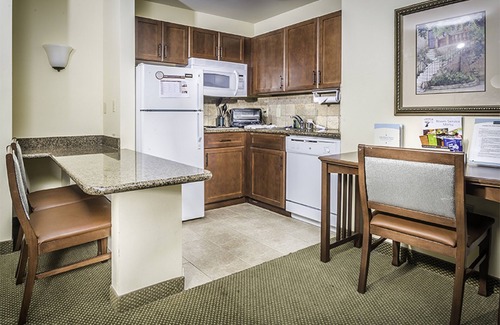 Maumee Hotel | Staybridge Suites Toledo - Maumee by IHG