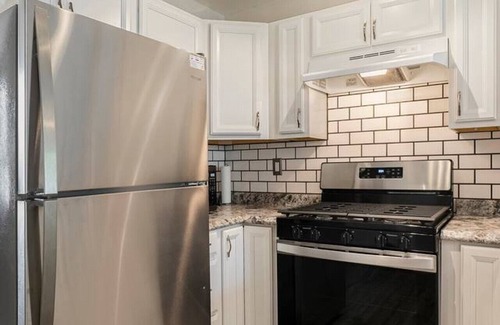 Port Austin Haus | Stayin’ & Playin’ Cottage/Pet Friendly