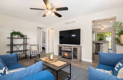 Port Austin Haus | Stayin’ & Playin’ Cottage/Pet Friendly