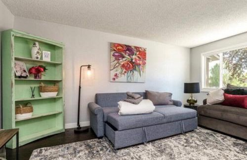 Boise Bench Haus | #StayInMyDistrict Cozy Central Boise Townhouse