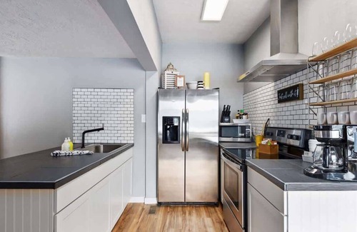 Twin Falls Haus | #StayInMyDistrict Historic Charm