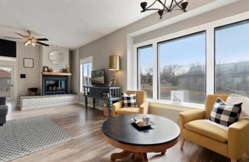 Twin Falls Haus | #StayInMyDistrict Historic Charming Bungalow