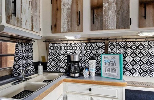 Twin Falls Wohnung | #StayinMyDistrict Twin Falls Backyard Glamper