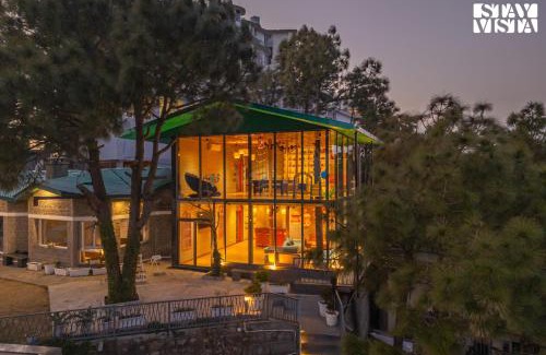 Barog Wohnung | StayVista at Serene with Outdoor Bonfire