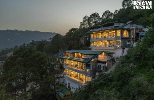 Kumarhatti Villa | StayVista at The Ever House with Bonfire, Jacuzzi, Bathtub