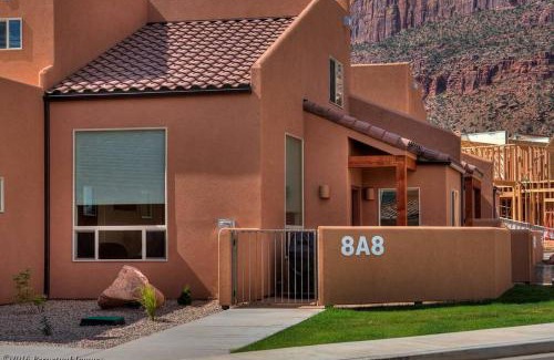 Moab South Valley Haus | Steel Bender Villa