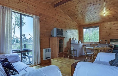 Carlton Haus | Steeles Island Retreat