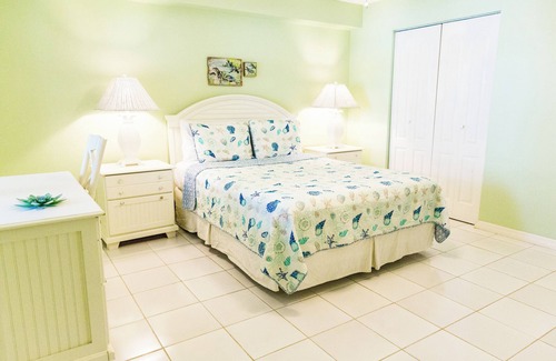 Savannah Eigentumswohnung | Step Out on Sand! Beach Home with Amazing Patio and Ocean Views!