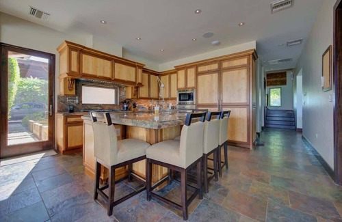 Gun Bay Haus | Stepping Stone 4 BR East End Luxury Oceanfront