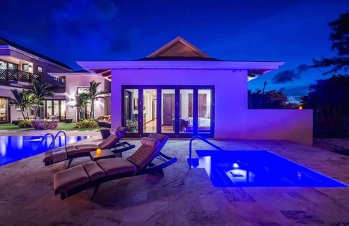 Gun Bay Haus | Stepping Stone 4 BR East End Luxury Oceanfront