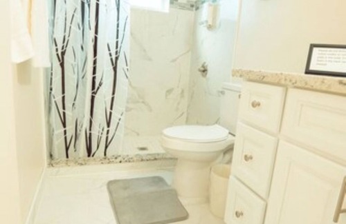 Biloxi Wohnung | 💥👣STEPS 2 BEACH🏖️ \ SLEEPS 4 & NEARBY GO-KART🏎