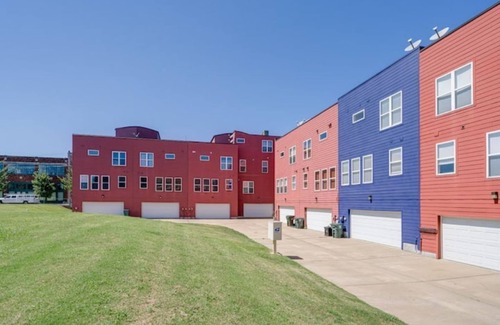 Downtown Memphis Haus | Steps 2 Nightlife Rooftop Deck View Private Garage