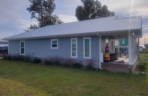 Port St. Joe Haus | Steps Away from the Beach, Charming 2/2 Cottage in Port St. Joe.