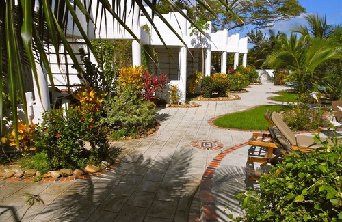 Sittee River Villa | Schritte zum Strand - ein toller Urlaub!