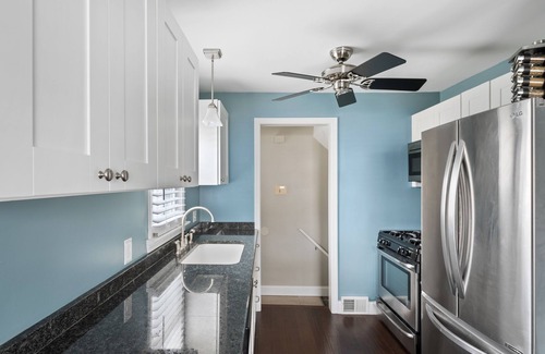 Canton Haus | steps from hall of fame and 3 miles to Belden Village