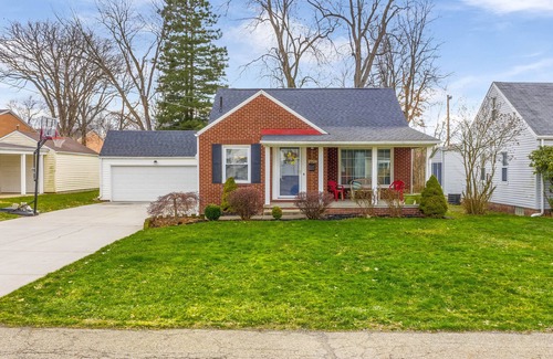 Canton Haus | steps from hall of fame and 3 miles to Belden Village