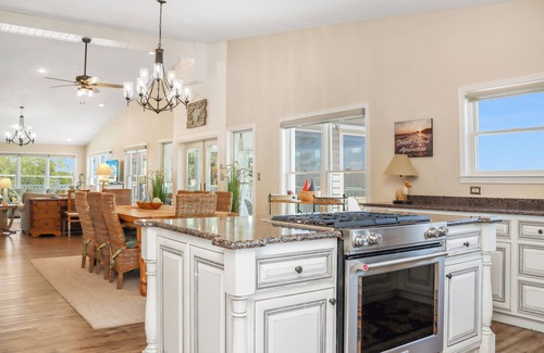 Indian Pass Haus | Nur wenige Schritte vom Strand entfernt, großartige Deckfläche, offener Grundriss, haustierfreundlich