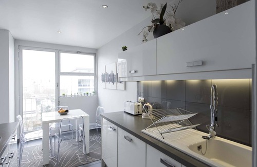 Grenelle Wohnung | 2 Minuten zu Fuß zum Eiffelturm! Modernes 2-Bett, in bester Lage (Veeve)