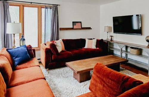 Union Pier Haus | Steps from the Sand