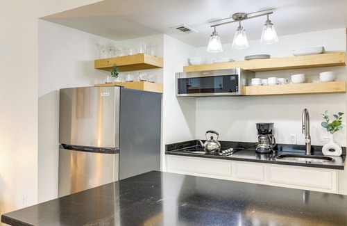 Myrtle Beach Eigentumswohnung | Prime Location + Ocean View: Myrtle Beach Condo!