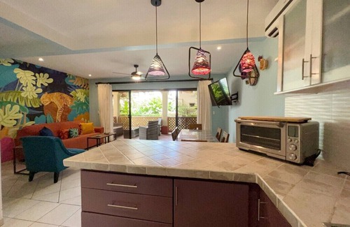 Coco Sunset Hills Eigentumswohnung | Steps to Pool - 200Mbps Internet - Walk to Beach
