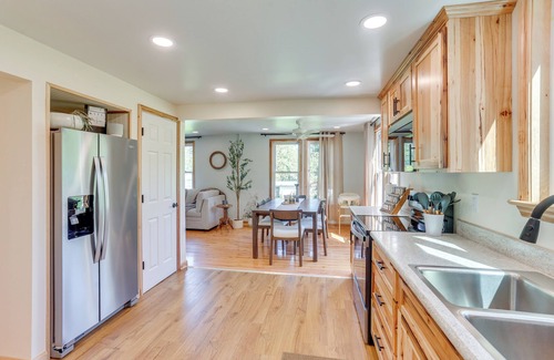 Dauphin Haus | Steps to Susquehanna River: Hot Tub Hideaway!