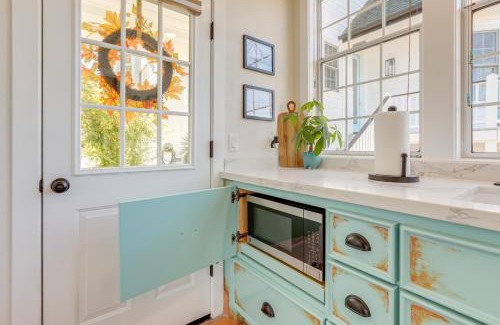 Sutter Creek Haus | Steps to Sutter Creek Chic Wine Country Cottage