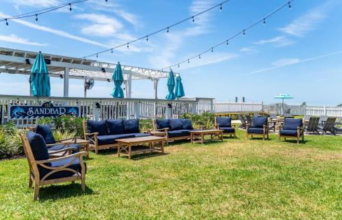 Saint Helena Island Haus | Steps to the Beach! Resort Access & Golf Cart Included! Dog Friendly