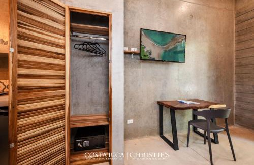 Playa Grande Haus | Steps to the Main Surf Break - 6 Bedroom Villa
