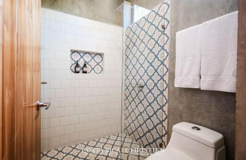 Playa Grande Haus | Steps to the Main Surf Break - 6 Bedroom Villa