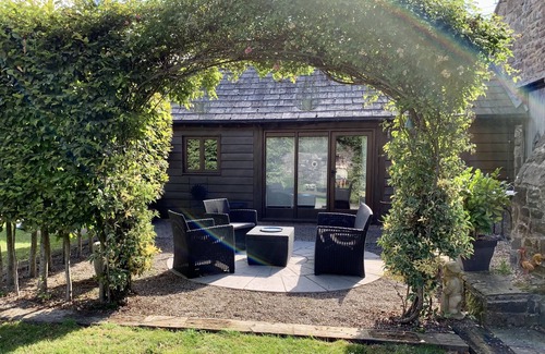 Saint Briavels Wohnung | Stone-built, modernised, well-equipped courtyard studio in village location