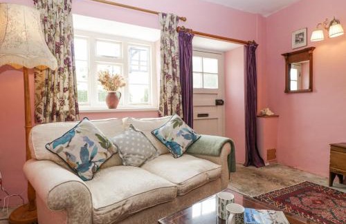 Weobley Haus | Stone Cottage