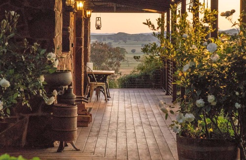 Barwite Hütte | Ein Blick auf ein Hill-Stone Creek Cottage Farmstay
