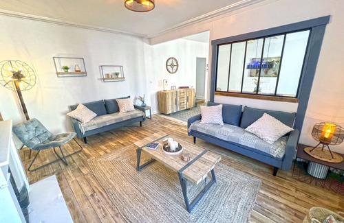 Poncin Haus | Stone house with jacuzzi 500m from the Ain 3bed 8p