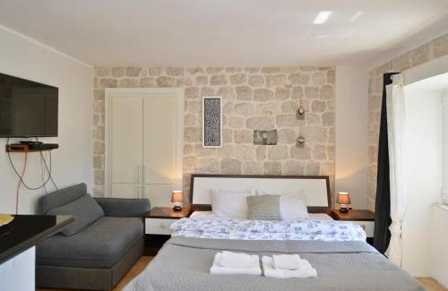 Orahovac Wohnung | Stone Retreat - 1 min to the Sea