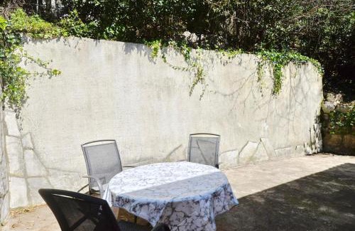 Orahovac Wohnung | Stone Retreat - 1 min to the Sea
