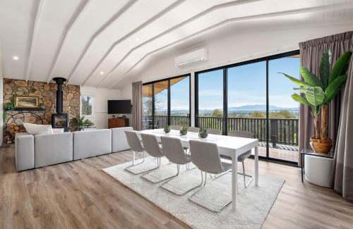 Mansfield Haus | Stoneleigh Rise - Mansfield - Sleeps 12